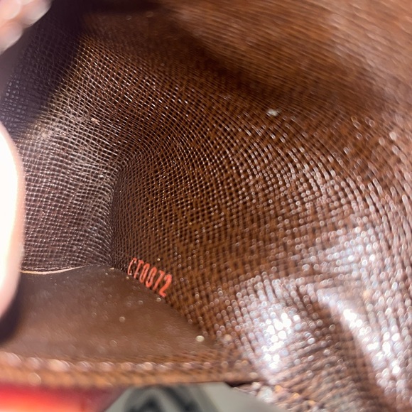 Louis Vuitton Damier Ebene Key Holder - Picture 10 of 10